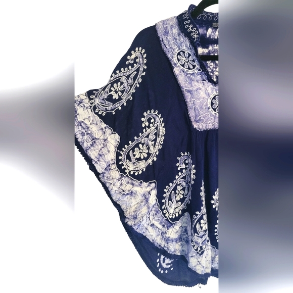 Unbranded Tunic Ponch  W/ Embroidery Paisly Flowers Free Size - Picture 2 of 10